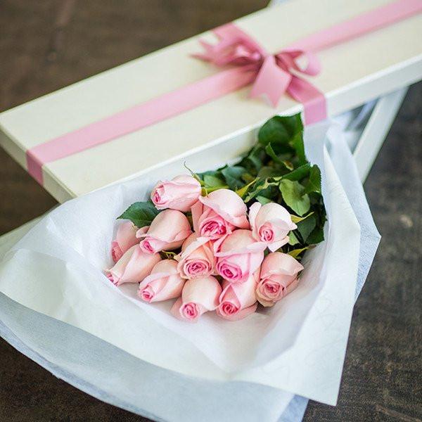 Dozen Boxed Premium Roses – 12 pink long-stemmed roses in elegant rose box.